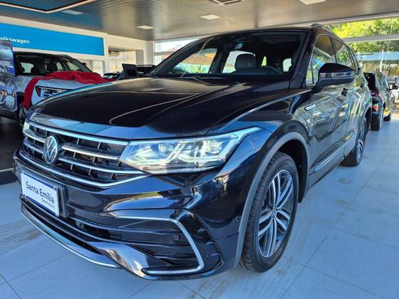VOLKSWAGEN TIGUAN 2.0 300 TSI GASOLINA ALLSPACE R-LINE AUTOMÁTICO VOLKSWAGEN TIGUAN 2.0 300 TSI GASOLINA ALLSPACE R-LINE AUTOMÁTICO